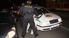 Úspěch! Policisté rozbili gang, který zásoboval Prahu heroinem!