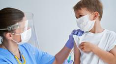 Očkování dětí proti covidu se blíží. Výrobce požádal o povolení. ANKETA