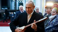 VIDEO: Záhada Putinových nohou. Diktátor si je málem vykroutil z kloubů