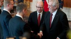 Sobotka nezná své ministry. Chtěl, aby prezident jmenoval Brabence! V čem ještě chyboval?