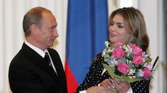 Tohle Putin nechtěl. Na veřejnost unikly nové fotky jeho malých synů