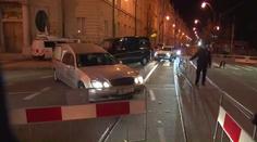 Noc na Žofíně: Rakev s Gottem dorazila za doprovodu policie