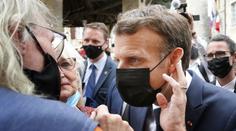 VIDEO: Prezidentu Macronovi muž vlepil facku! Zasáhla ochranka