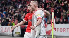 Slavia deklasovala Olomouc a je první. Plzeň nevyhrála už čtvrtý zápas v řadě