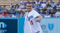 Drž se radši fotbalu. Americká MLB se směje Garethu Baleovi. Pokazil nadhoz