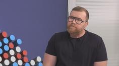 Na sociálních sítích nevíte, jestli diskutujete s reálnými lidmi, nebo s boty, říká režisér
