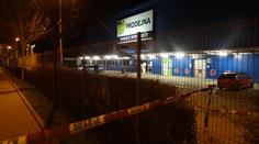 Policista postřelil nedaleko obchodu prchajícího lupiče, ten je v nemocnici