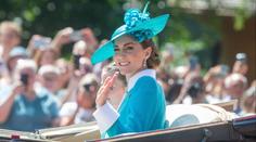 Princezna Kate vzdala hold princezně Dianě. Inspirovala se jejím outfitem