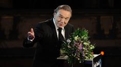 Čtenáři rozhodli: Největší osobností současnosti je Karel Gott!