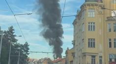V pražských Vršovicích vzplál byt. Hasiči vyhlásili druhý stupeň poplachu