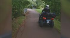 VIDEO: Tohle byste nečekali. Policie se prohání po městě na neobvyklých strojích
