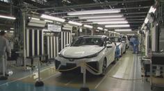 Skandál japonských automobilek. Toyota i Mazda zastavily některé dodávky