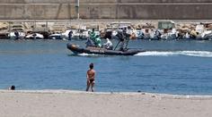 Hororová dovolená: Před turisty vytáhli z vody mrtvého migranta