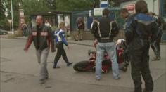 Jak dopadl motorkář vybouraný na protestním srazu