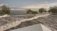 Silné zemětřesení udeřilo v Indonésii, lidé prchali před tsunami