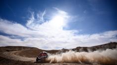 Naděje na stupně vítězů zhasly. Letošní Dakar pro Lopraise nejspíše skončil