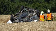 Tragická smrt u Benešova, osobní auto se srazilo s dvěma motorkami