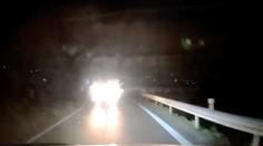 VIDEO: Před tím se nedá bránit! Opilec sejmul auto v protisměru