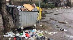 Popelářské auto v Bratislavě slisovalo muže, který byl v kontejneru. Zemřel