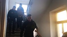 Podezřelého z vraždy barmanky v Humpolci přivedli v poutech