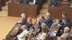 Skoro polovina poslanců kumuluje funkce. Ve Sněmovně sedí hejtmani i starostové