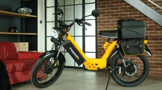 Český výrobce představil "novou babettu". Jako moped pro 21. století