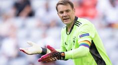 Neuer duhovou pásku nesundá. Němci chystají i další protest