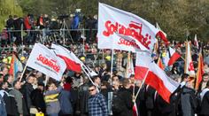 Obama zrušil cestu na pohřeb do Polska, další státníci též