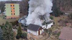 Rodina ze Zlivi přišla o všechno. Sousedé pomáhají ze všech sil