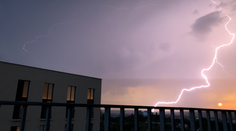 Tepleji než ve čtvrtek už o prázdninách nebude. O víkendu se výrazně ochladí