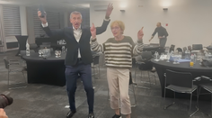 VIDEO: Babiš roztančil Válkovou. Podívejte se, jak pařili na Michala Davida