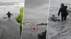 Jak tohle mohli přežít? Starší pár smetly obří vlny Atlantiku