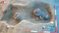 U Opavy objevili dvě pravěká naleziště Archeologové teď v laboratoři otevírají pohřební nádoby