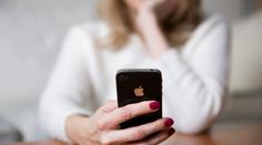 Majitelé iPhonů, pozor! Mohli byste na Google vysoudit desetitisíce