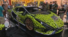 Na "české" lamborghini z lega se stojí fronty. Postavené je ze 400 tisíc kostiček