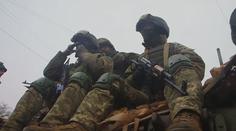 USA posílají na Ukrajinu další techniku, Britové cvičí ukrajinské posádky