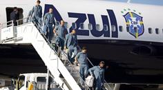 Brazilci před odletem na MS vytáhli zajímavý rituál. Pokřtili své letadlo