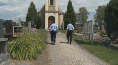 Češi se připravují na Dušičky, strážníci kvůli zlodějům posílí hlídky