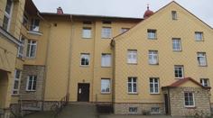 Mladíci poničili sochy na faře, jednu rozbili na kusy! Hrozí jim vězení