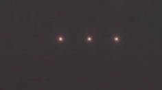 UFO nad Francií? Tři záhadná světla bloudila po obloze! VIDEO