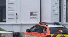 Nové informace ke střelbě ve škole u Slaného. Policie přiblížila, co se tam stalo