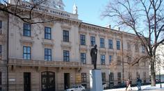 Studenti se kvůli pracovní povinnosti nemohou připravit na zkoušky, bojí se univerzita