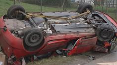 Dvě vážné nehody na východě Čech. Mrtvý řidič a převrácený traktor