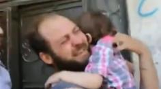 Myslel si, že mu syna vzal CHEMICKÝ útok. Pak ho ale našel a zhroutil se štěstím