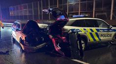 Opilý řidič v Praze narazil do policejního auta. Dva policisté skončili v nemocnici