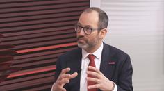 Politická bouře v Česku: Farský řekl, jaké jsou dopady bitev mezi politiky