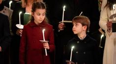 Princ Louis se zase předvedl! Na vánoční mši pěkně poškádlil Charlotte