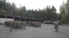 Přes tisíc studentů obléklo uniformu. Zažívají vojenský výcvik na vlastní kůži