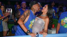 Neymar dováděl na karnevalu v Riu. Jeho těhotná partnerka ukázala i kalhotky