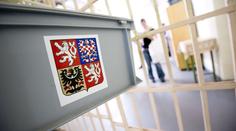 OBRAZEM: Volí se ve Sněmovně i ve vězení